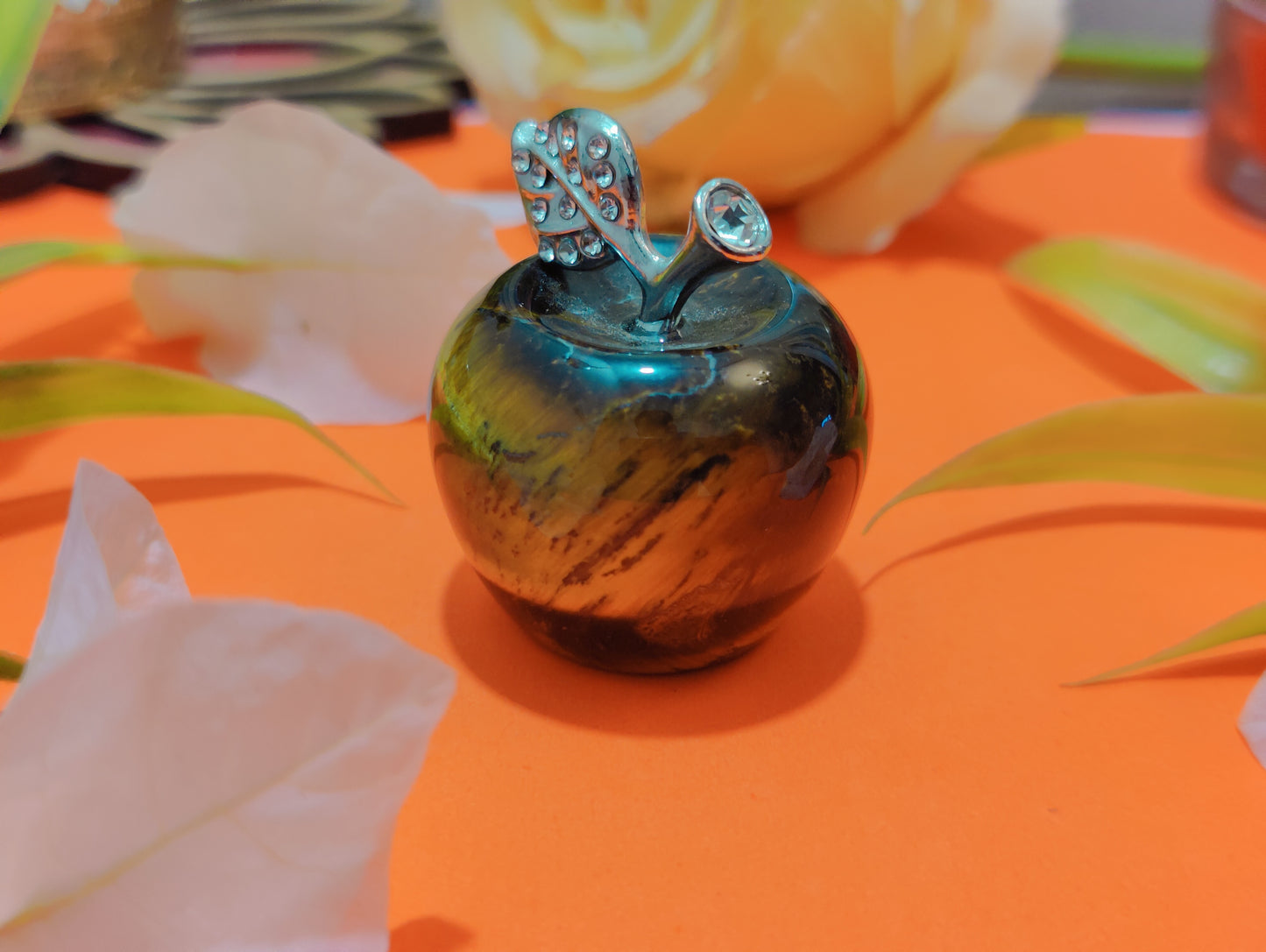 Tiger Eye Apple